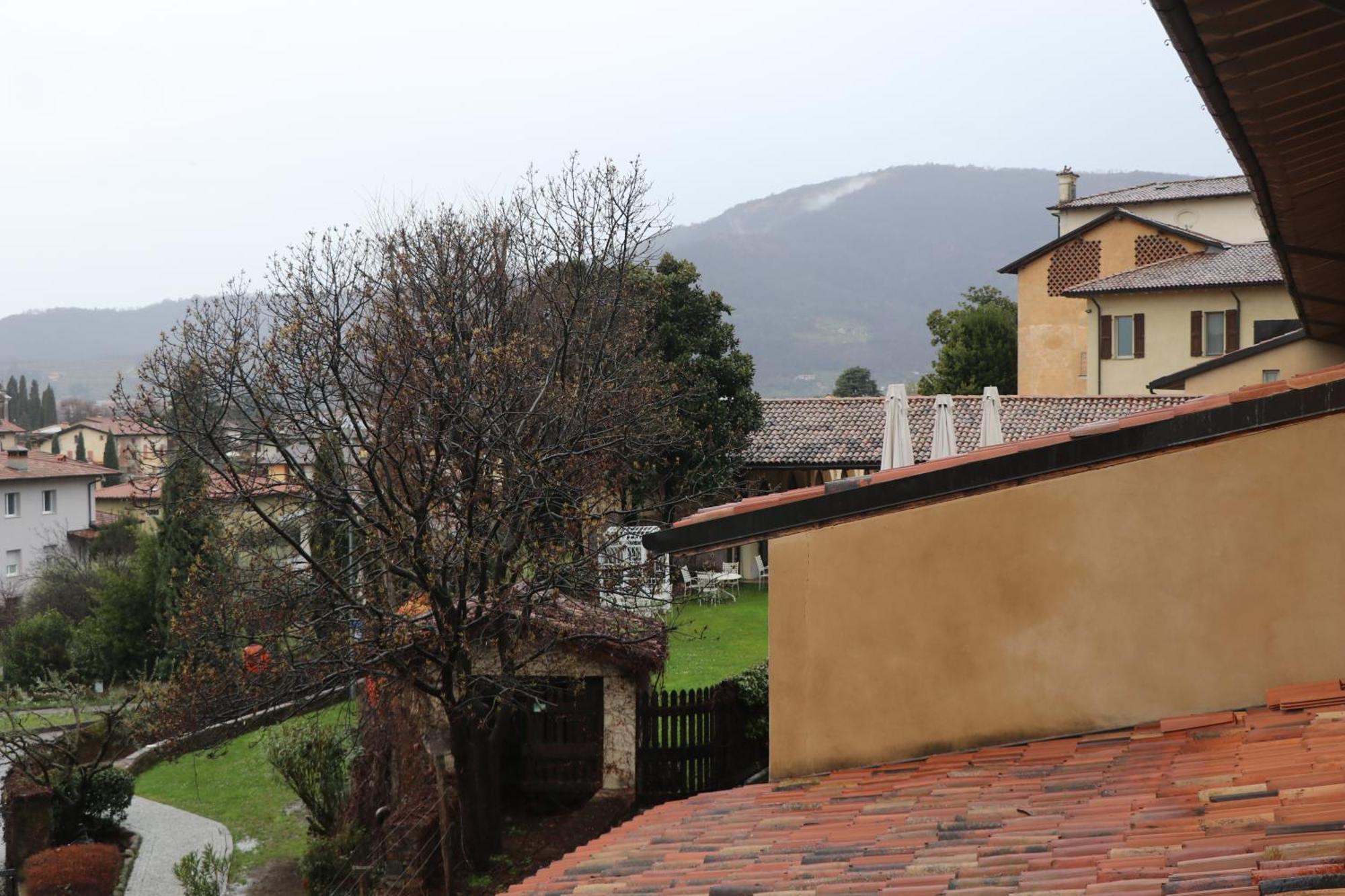 コルテ・フランカ Borgo Santa Giuliaヴィラ エクステリア 写真