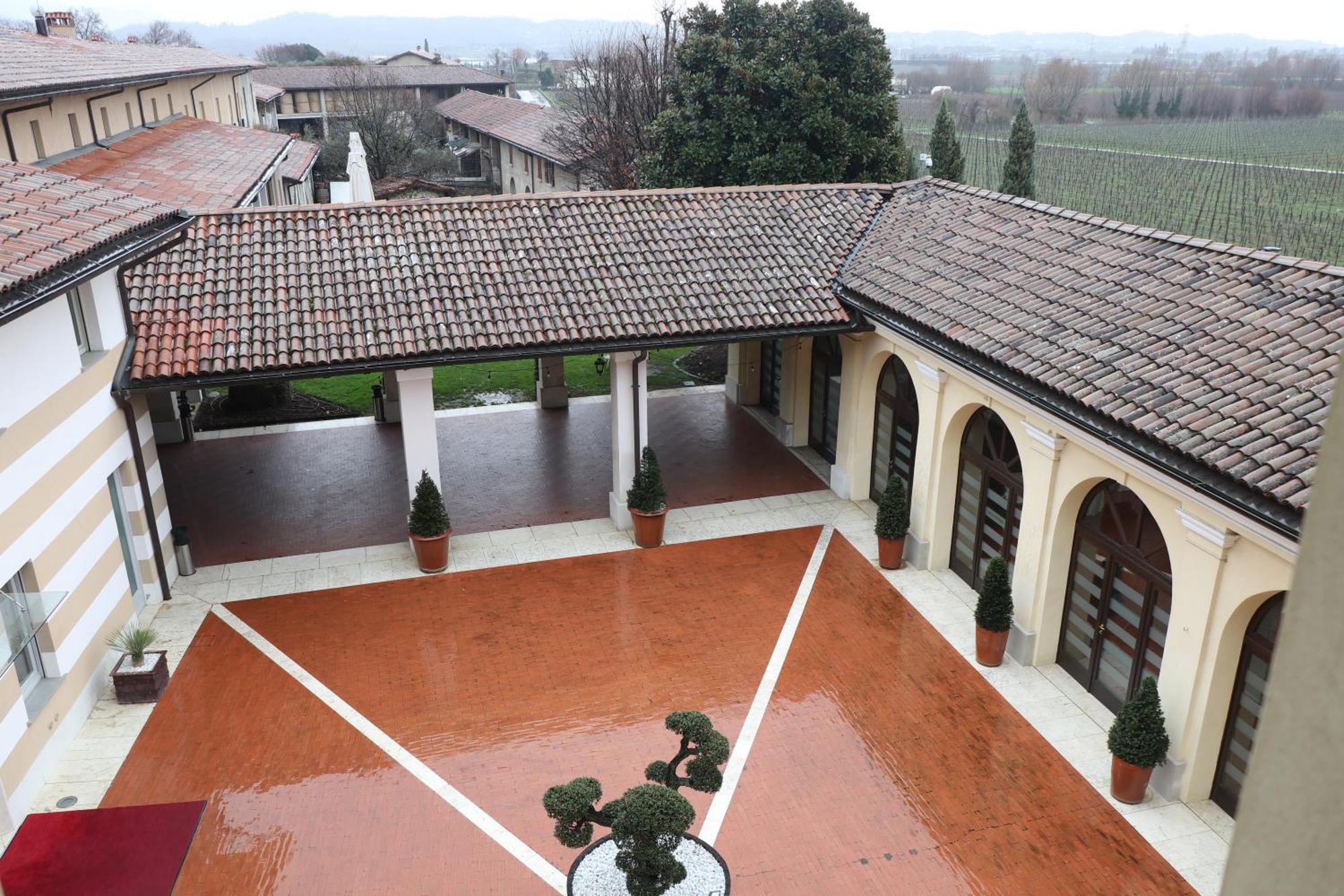 コルテ・フランカ Borgo Santa Giuliaヴィラ エクステリア 写真